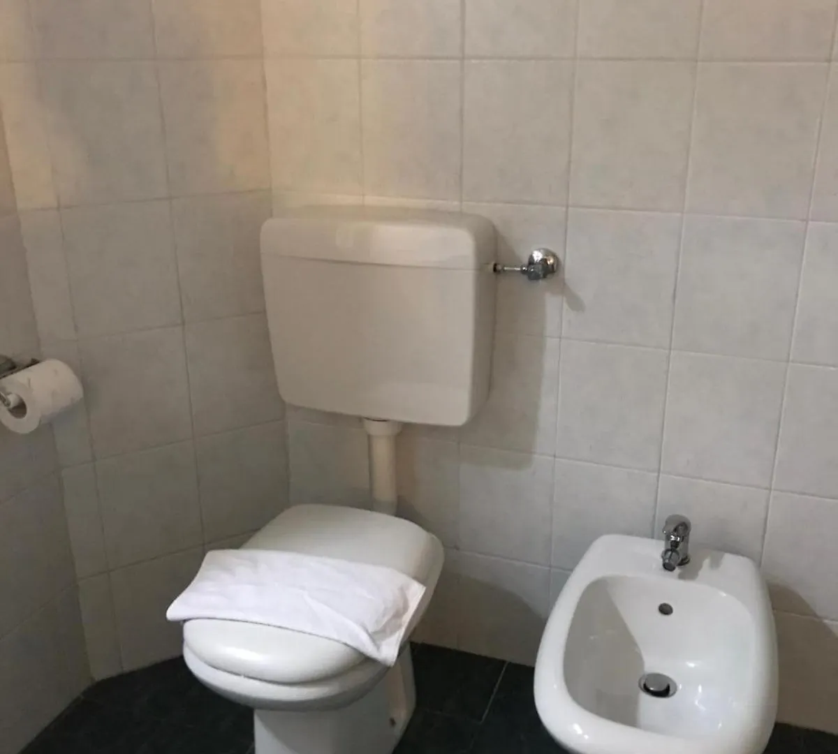 Penzion Mirabeau Hotel Bellagio Camera Economy Per Famiglie O Gruppi, Con 4 Posti Letto Magreglio