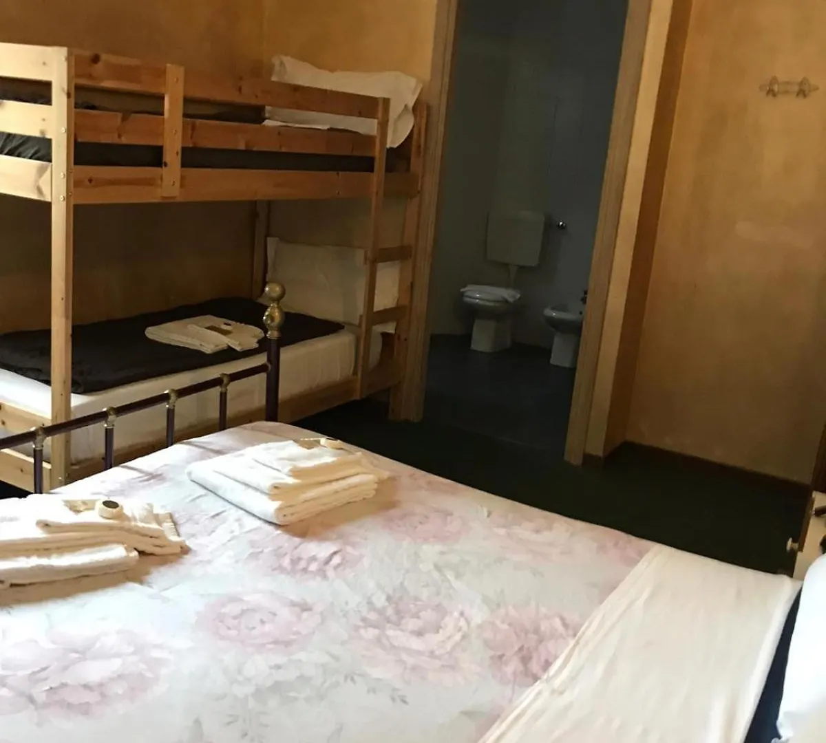 Mirabeau Hotel Bellagio Camera Economy Per Famiglie O Gruppi, Con 4 Posti Letto Magreglio Inn