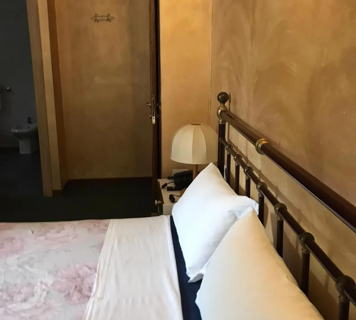 Mirabeau Hotel Bellagio Camera Economy Per Famiglie O Gruppi, Con 4 Posti Letto Magreglio Italy